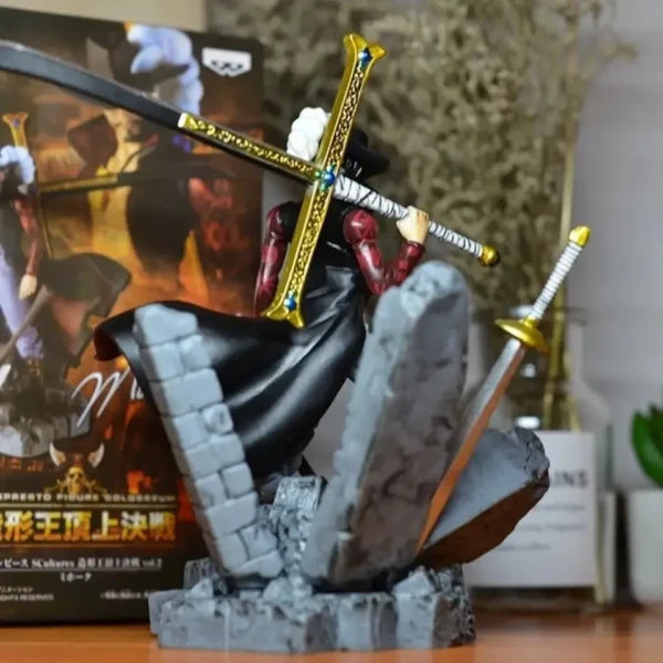 Dracule Mihawk Figure: 15CM One Piece Collectible
