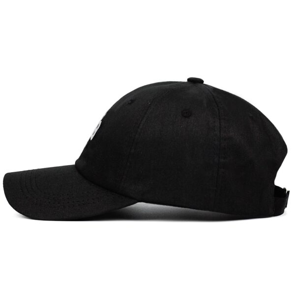 One Piece Pirate Flag Dad Hat – Japanese Anime Inspired – 100% Cotton Embroidered Baseball Cap – Unisex Snapback – Fashionable Outdoor Leisure Wear